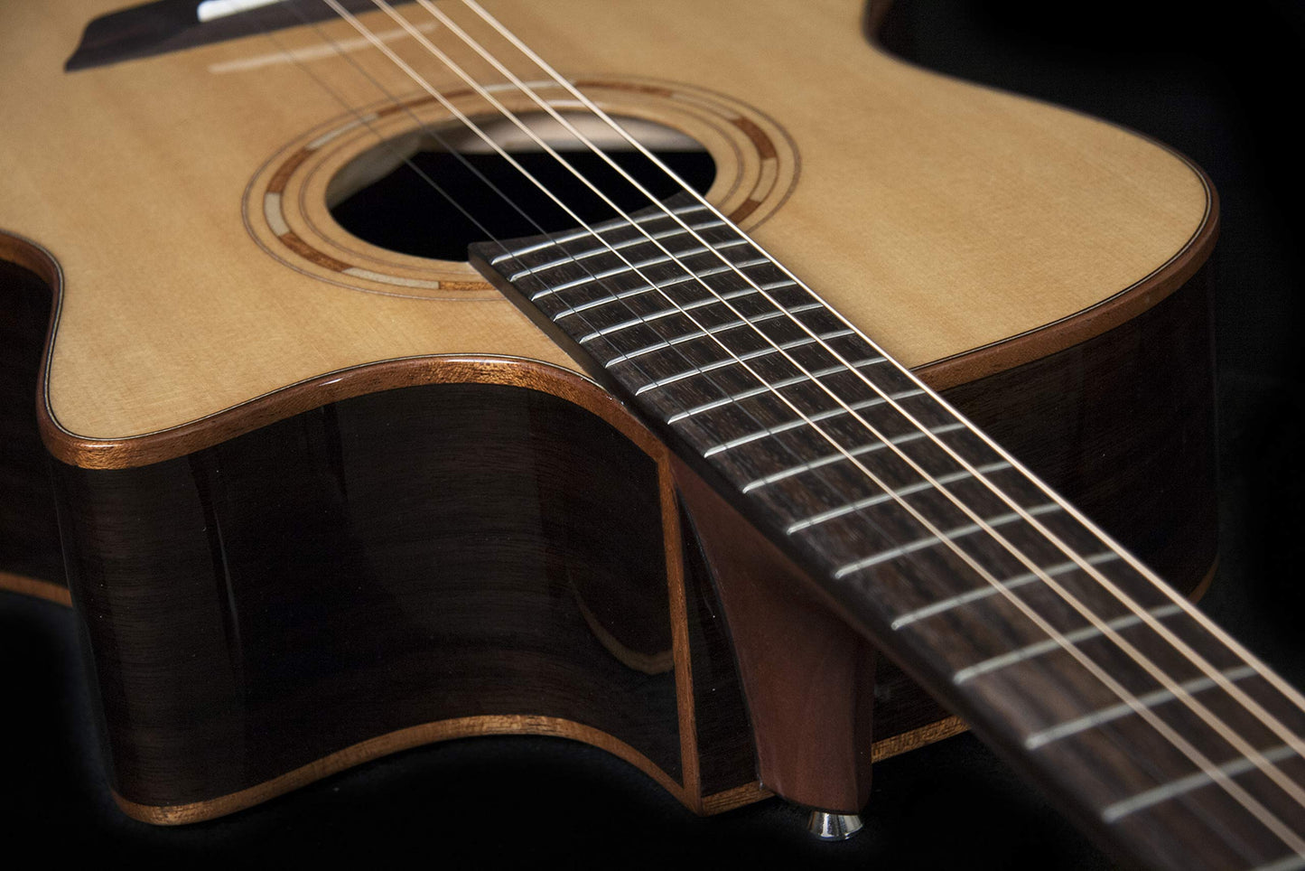 Washburn Comfort 20 Series 6 String Acoustic-Electric Guitar, Right, Natural (WCG20SCE-O)