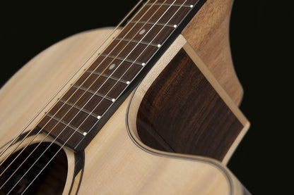 Other Woodline 20 Series 6 String Acoustic-Electric Guitar, Right, Natural (Other)
