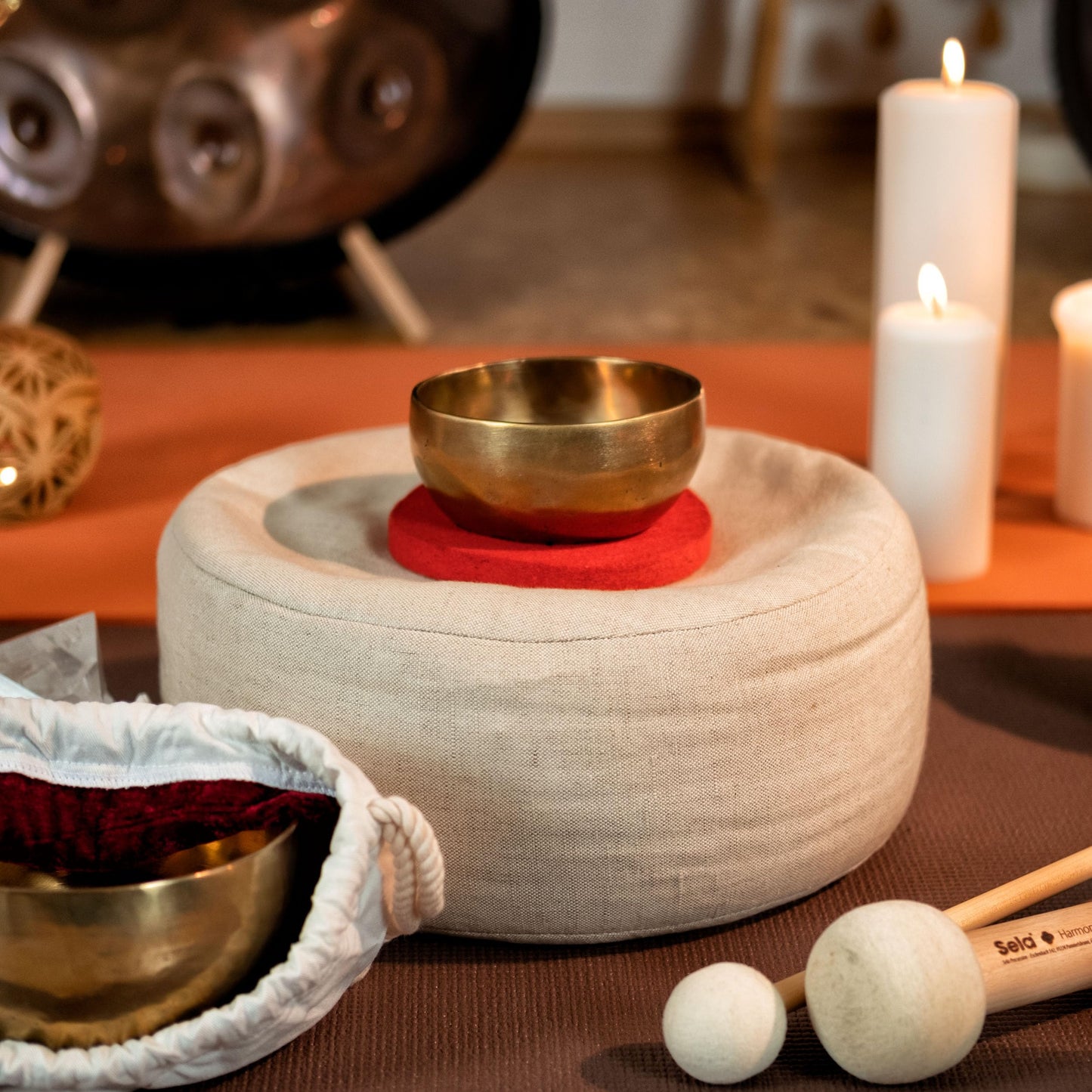 Sela 4.7-Inch Brass Tibetan Singing Bowl with Mallet and Bag for Meditation, Yoga, and Sound Massages-Helps to Relieve Stress, Deeply Relax, and Bring Harmony to Mind and Body. (SE260)
